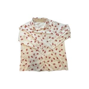 Cute women’s dress shirt with lips, 2X, NWT